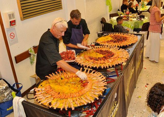 Fête d'entreprise avec un traiteur paella